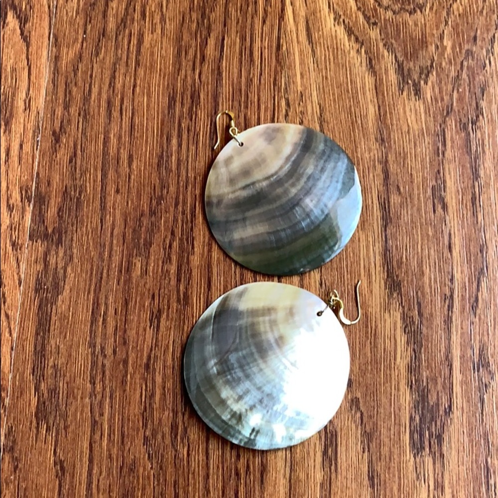 Shell earrings